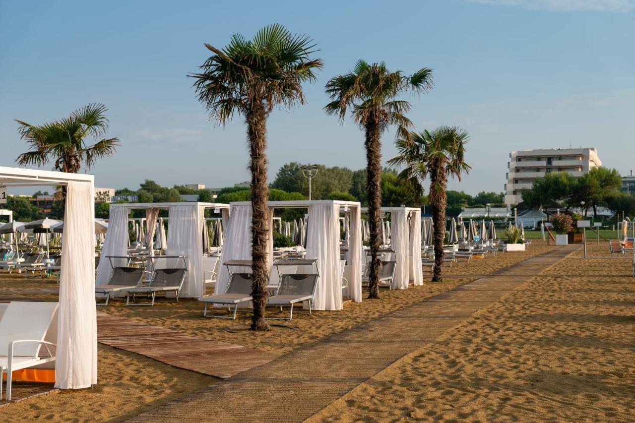 Savoy Beach Hotel & Thermal Spa Μπιμπιόνε Εξωτερικό φωτογραφία Beach in Rimini