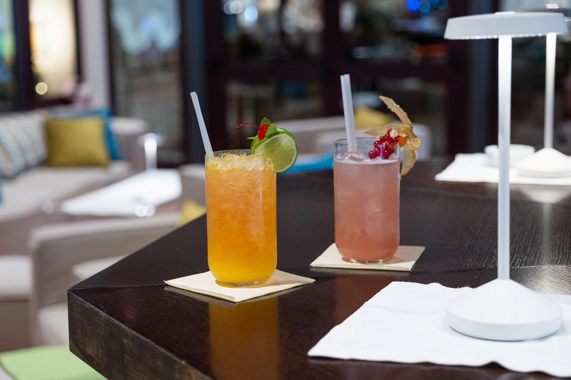 Savoy Beach Hotel & Thermal Spa Μπιμπιόνε Εξωτερικό φωτογραφία Cocktails at the bar