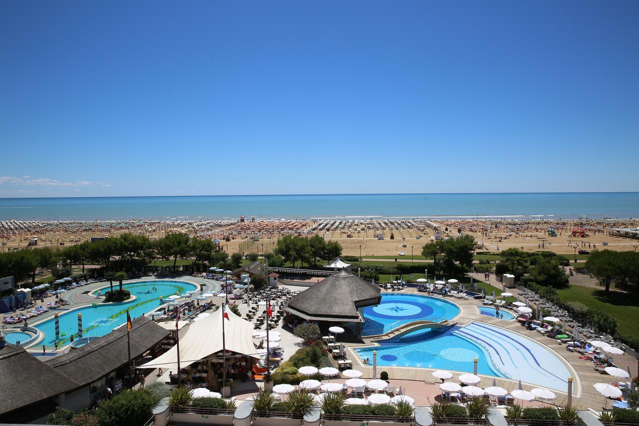 Savoy Beach Hotel & Thermal Spa Μπιμπιόνε Εξωτερικό φωτογραφία The beach of Bibione